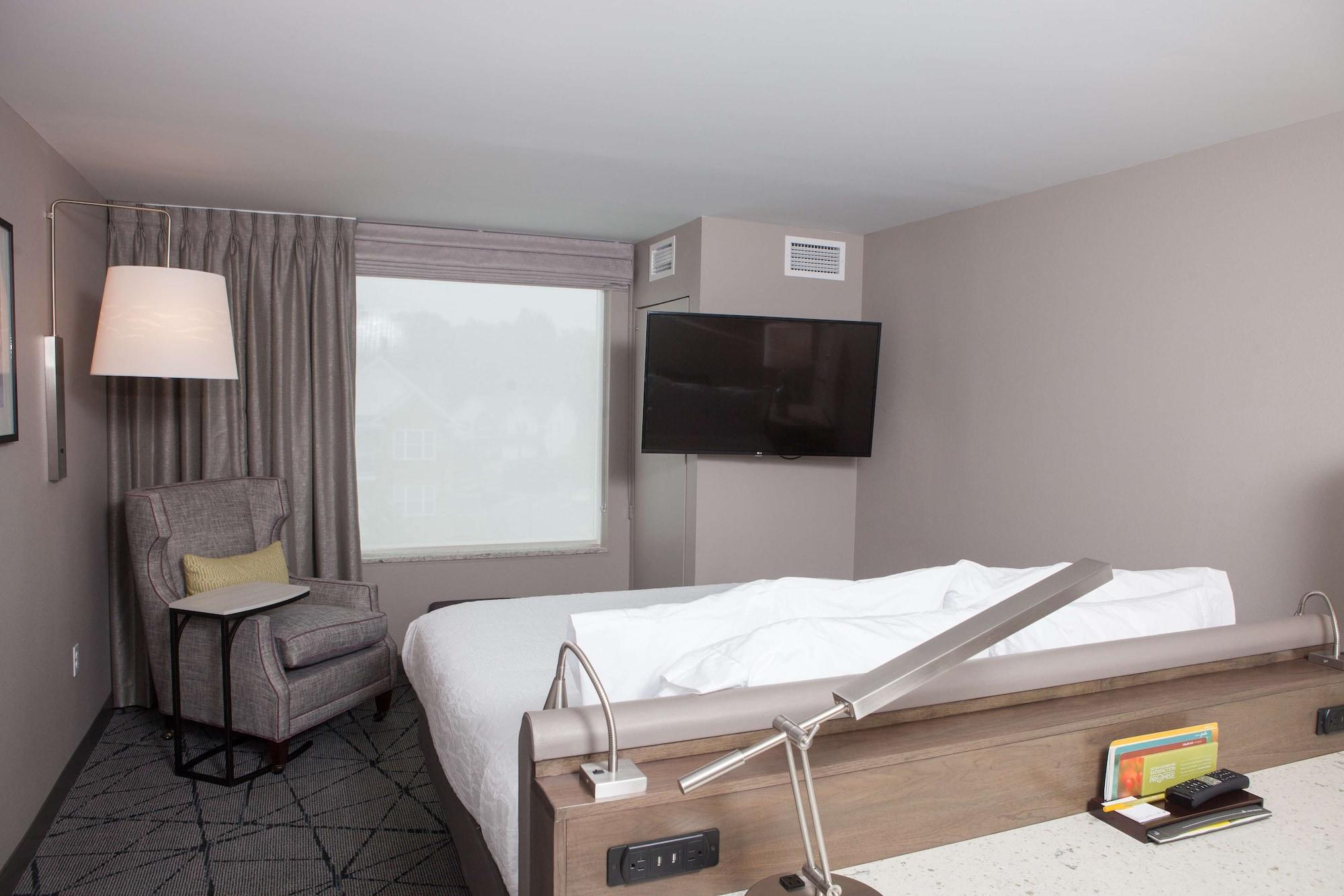 Hilton Garden Inn Springfield Exterior photo