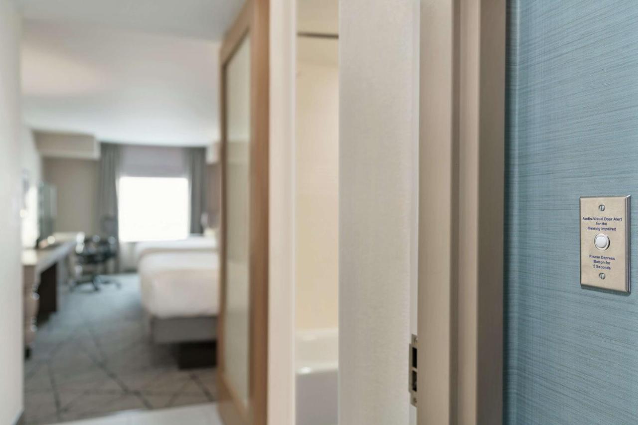 Hilton Garden Inn Springfield Exterior photo