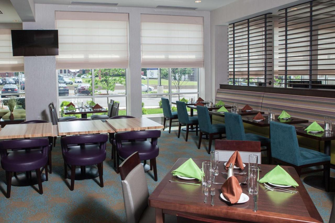 Hilton Garden Inn Springfield Exterior photo
