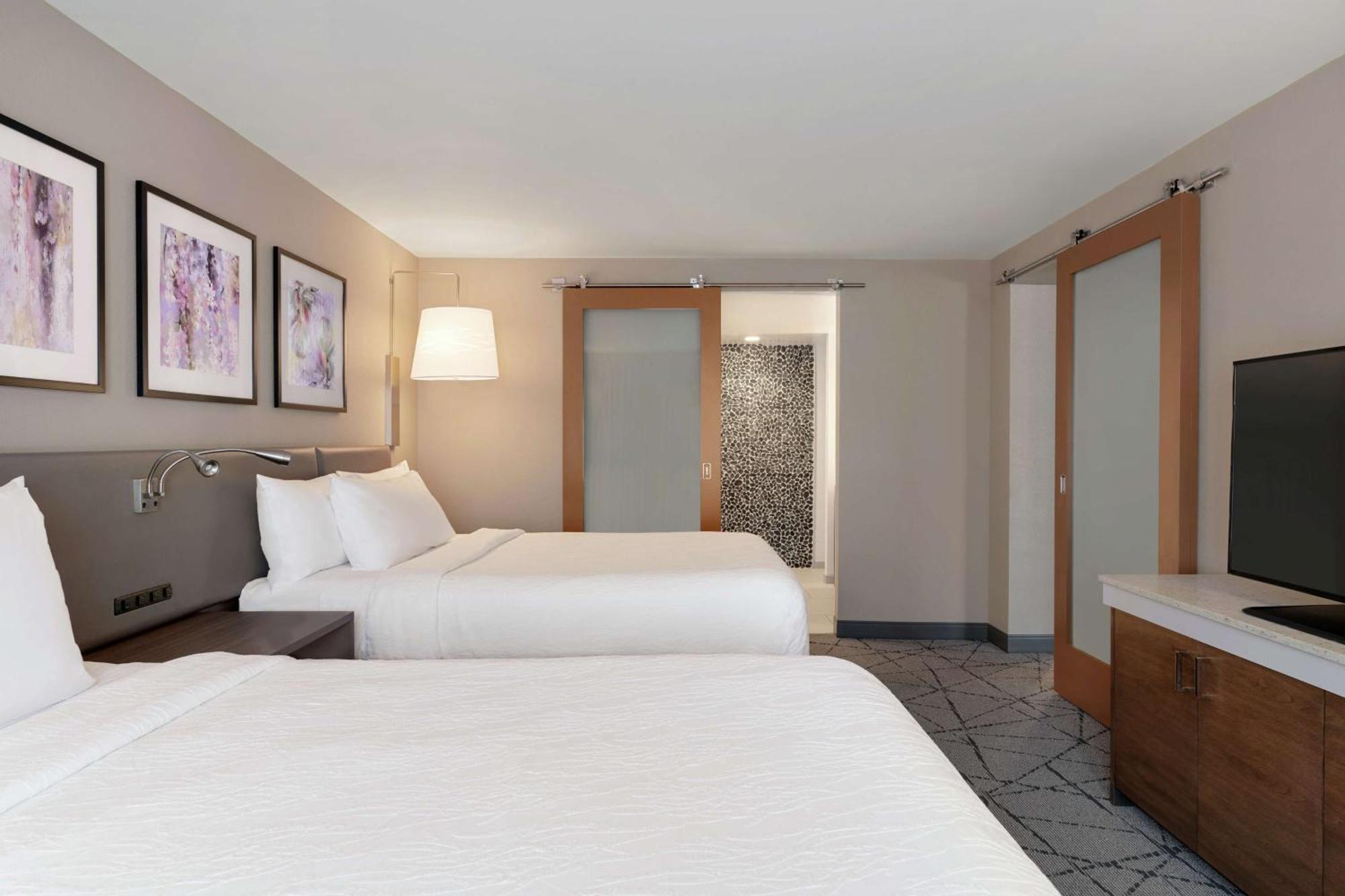 Hilton Garden Inn Springfield Exterior photo